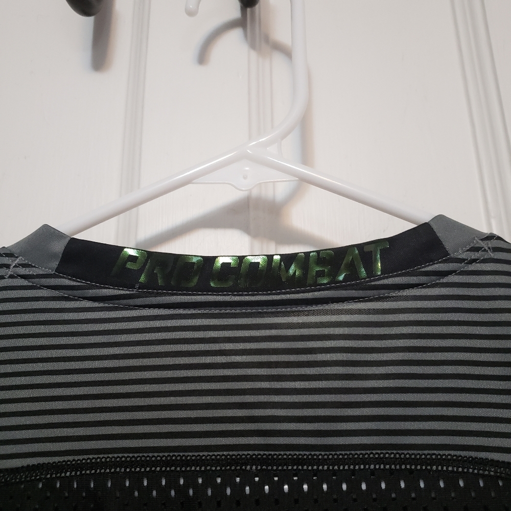 Nike Pro Combat Hypercool Compression T Shirt - Picture 6 of 8